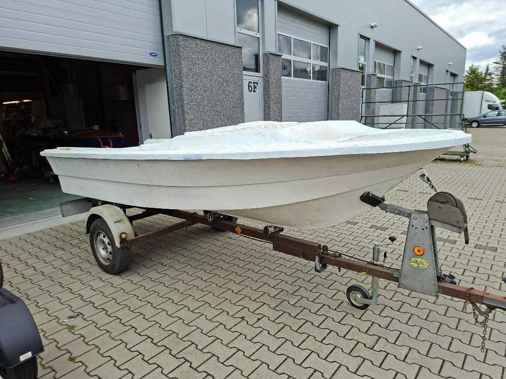 visboot met trailer-project opknapper, Watersport en Boten, Speedboten, Gebruikt, Benzine, Polyester, Met afstandsbediening, Ophalen