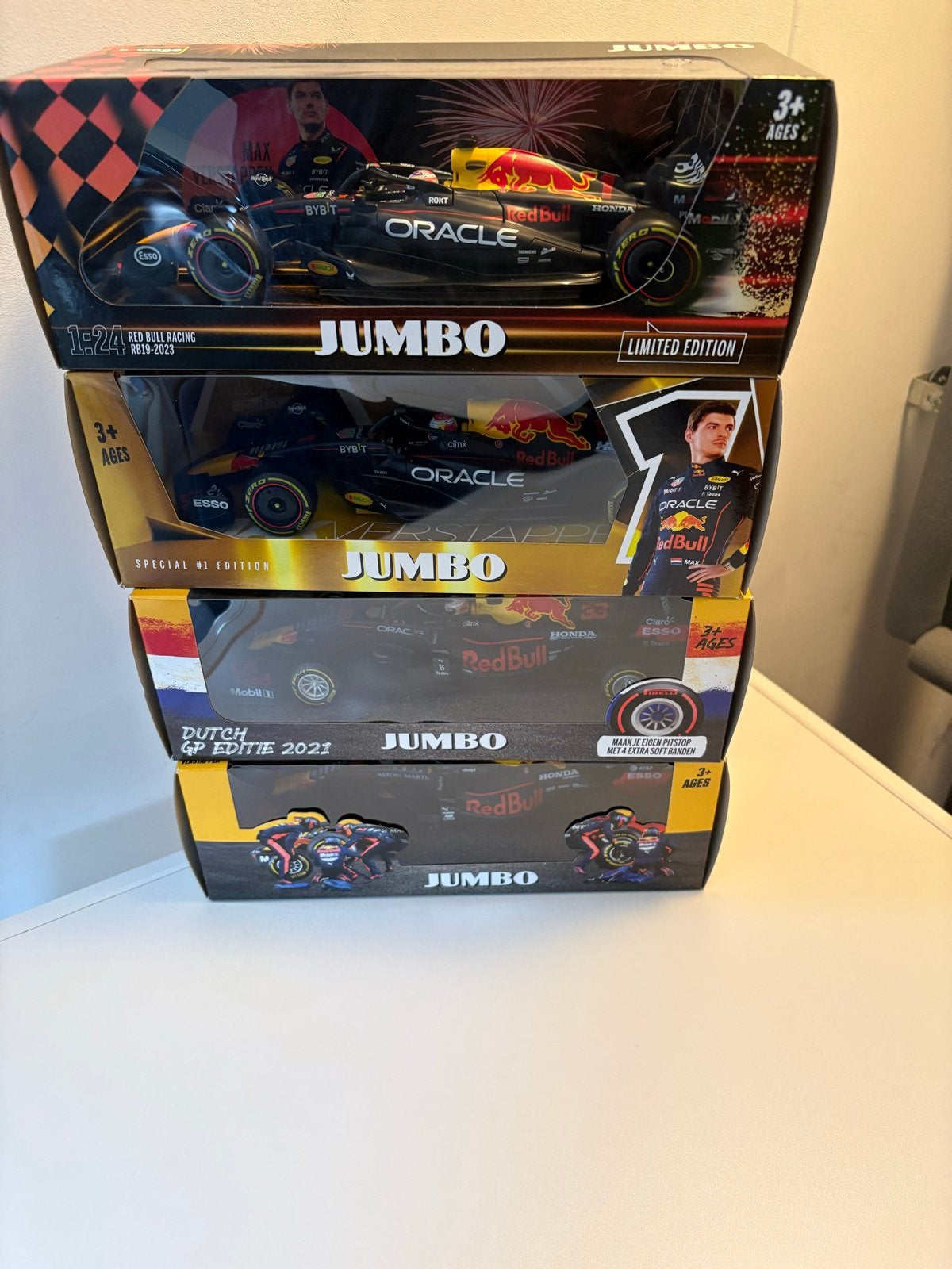 Max Verstappen Red Bull Racing modelauto's 1:24 (4 stuks), Hobby en Vrije tijd, Modelauto's | 1:24, Ophalen of Verzenden, Nieuw