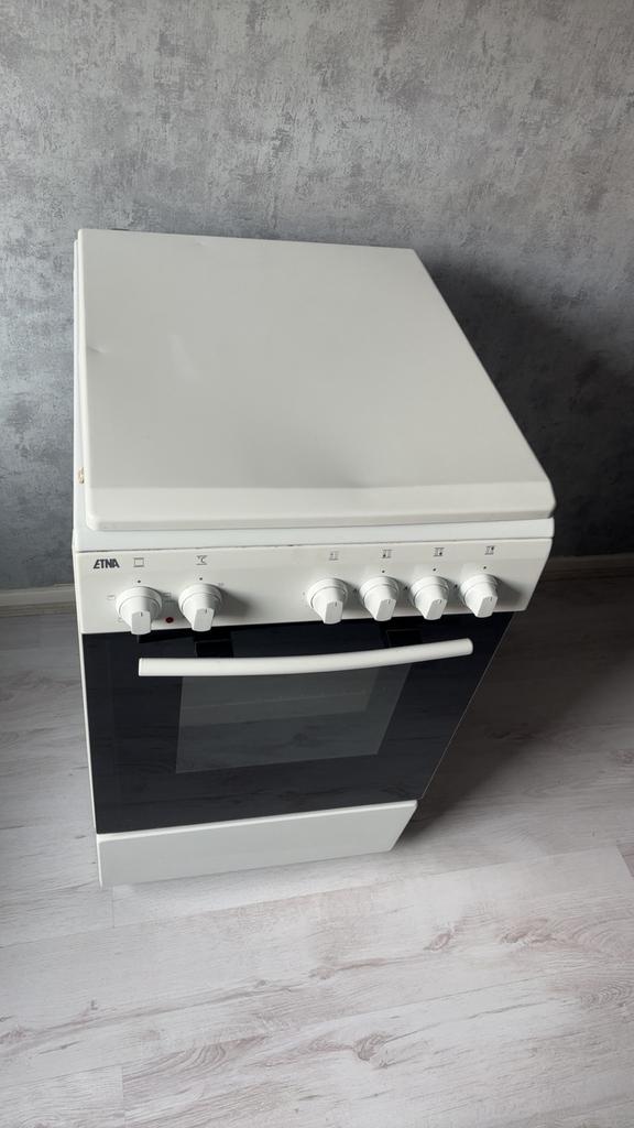 Gasfornuis met oven, Ophalen, 4 kookzones, Zo goed als nieuw, Gas