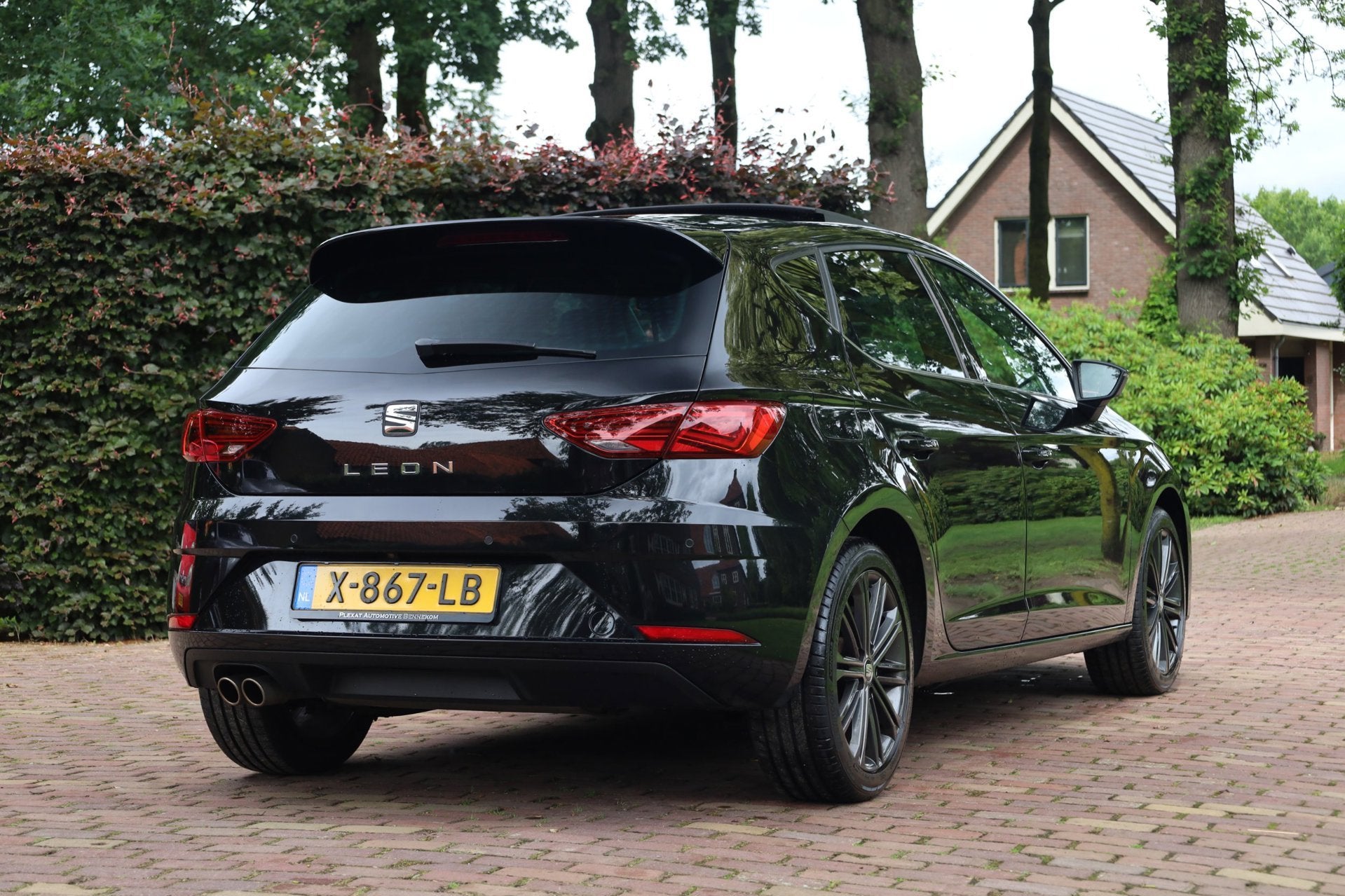 Seat Leon ST 1.5 TSI FR Ultimate Edition Black Aut. | Panora, 4 cilinders, 150 pk, Zwart, Bedrijf
