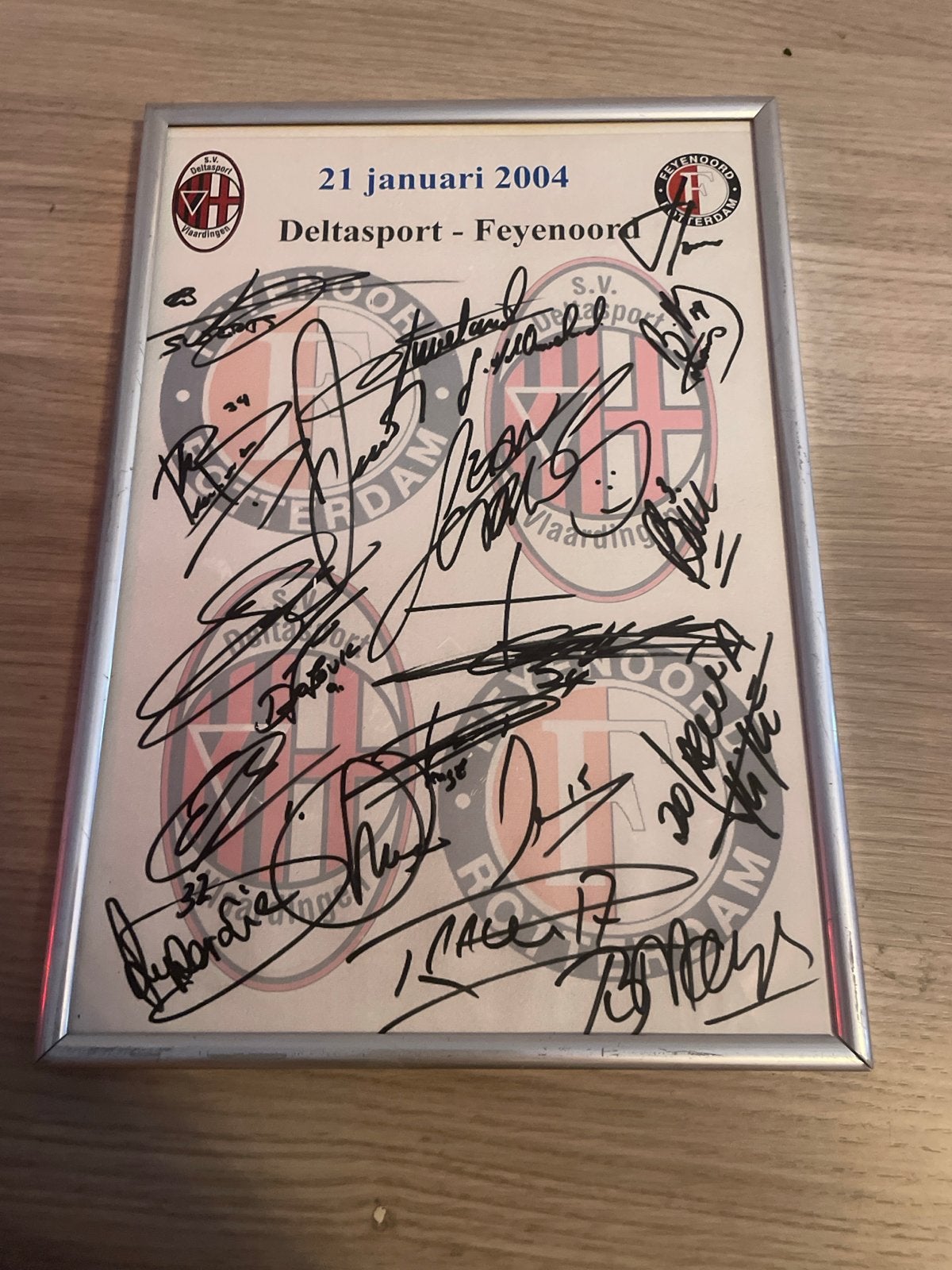 Gesigneerd lijstje Deltasport - Feyenoord 2004 met RVP, Verzamelen, Sportartikelen en Voetbal, Ophalen of Verzenden, Gebruikt