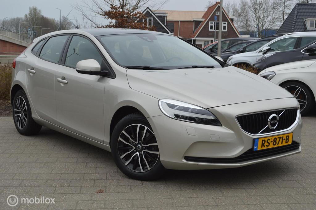 Volvo V40 2.0 T2 Nordic+ | Pano-dak | LED-Koplamp, Auto's, Volvo, Voorwielaandrijving, Gebruikt, 4 cilinders, Startonderbreker