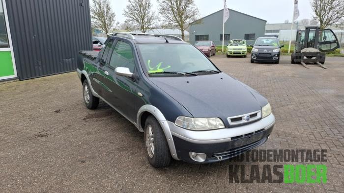 Scherm rechts-voor van een Fiat Strada, Gebruikt, -, -, Ophalen of Verzenden