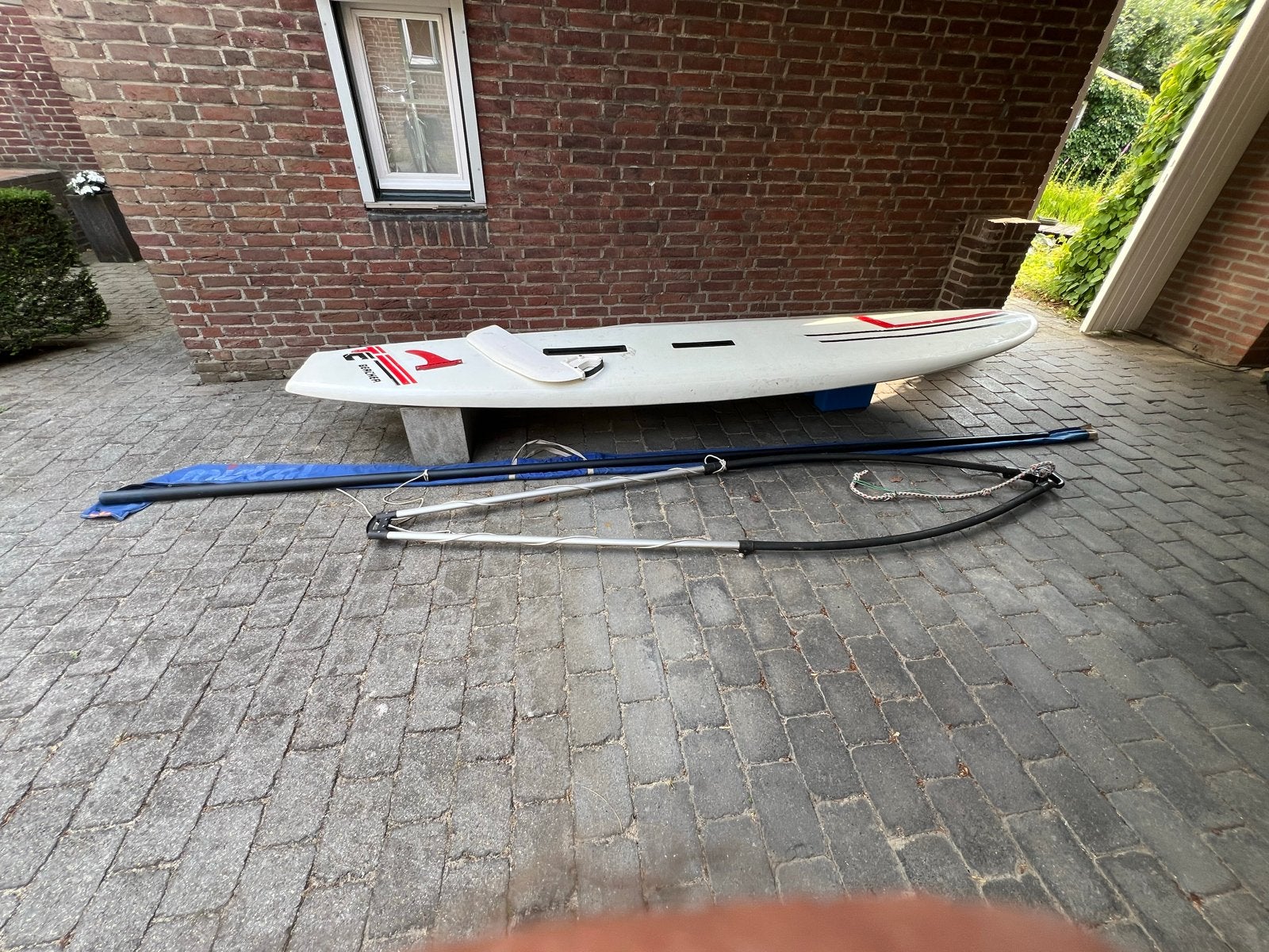 TenCate surfplank compleet met 2 zeilen en accessoires, Gebruikt, 5 tot 6.5 m², 300 cm of meer, Met vin(nen)