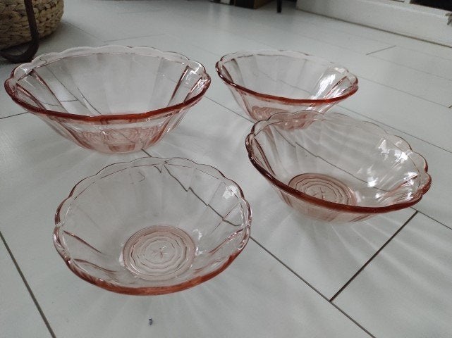 Vintage schalen roze glas 4x, Gebruikt, Overige merken, Ophalen of Verzenden, Overige stijlen