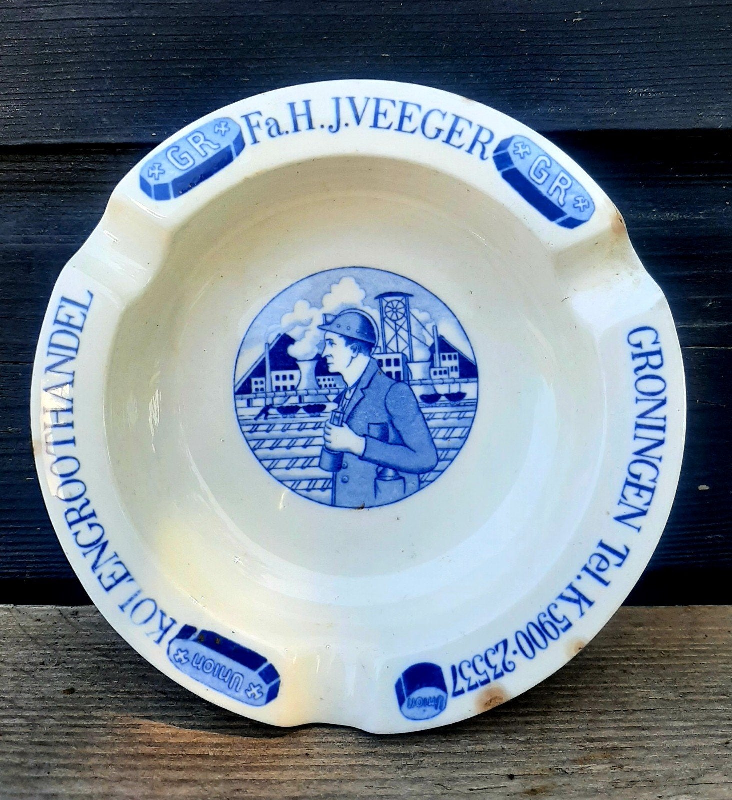 Delfts Blauw Asbak - (Kolengroothandel Veeger / Groningen), Verzamelen, Rookartikelen, Aanstekers en Luciferdoosjes, Ophalen of Verzenden