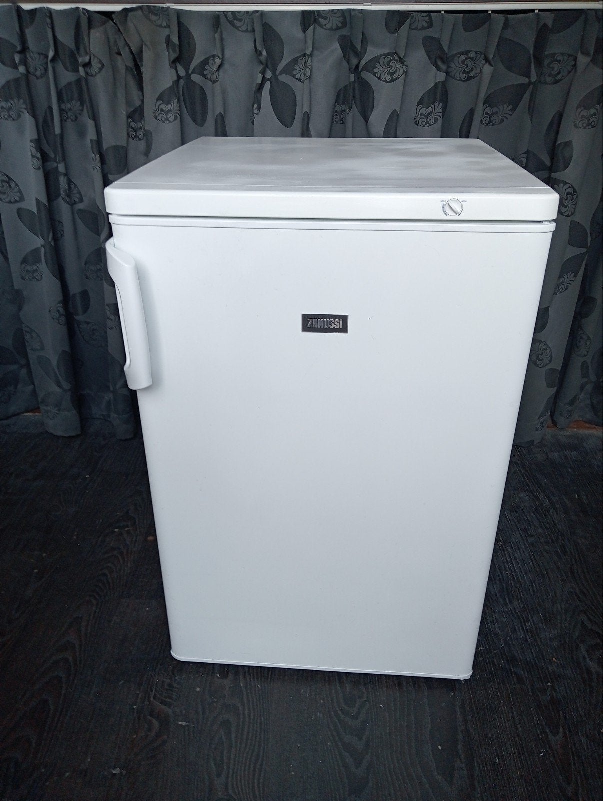 goedwerkende tafelmodel vriezer merk Zanussi, Ophalen, Zo goed als nieuw, Minder dan 60 cm, 85 tot 120 cm
