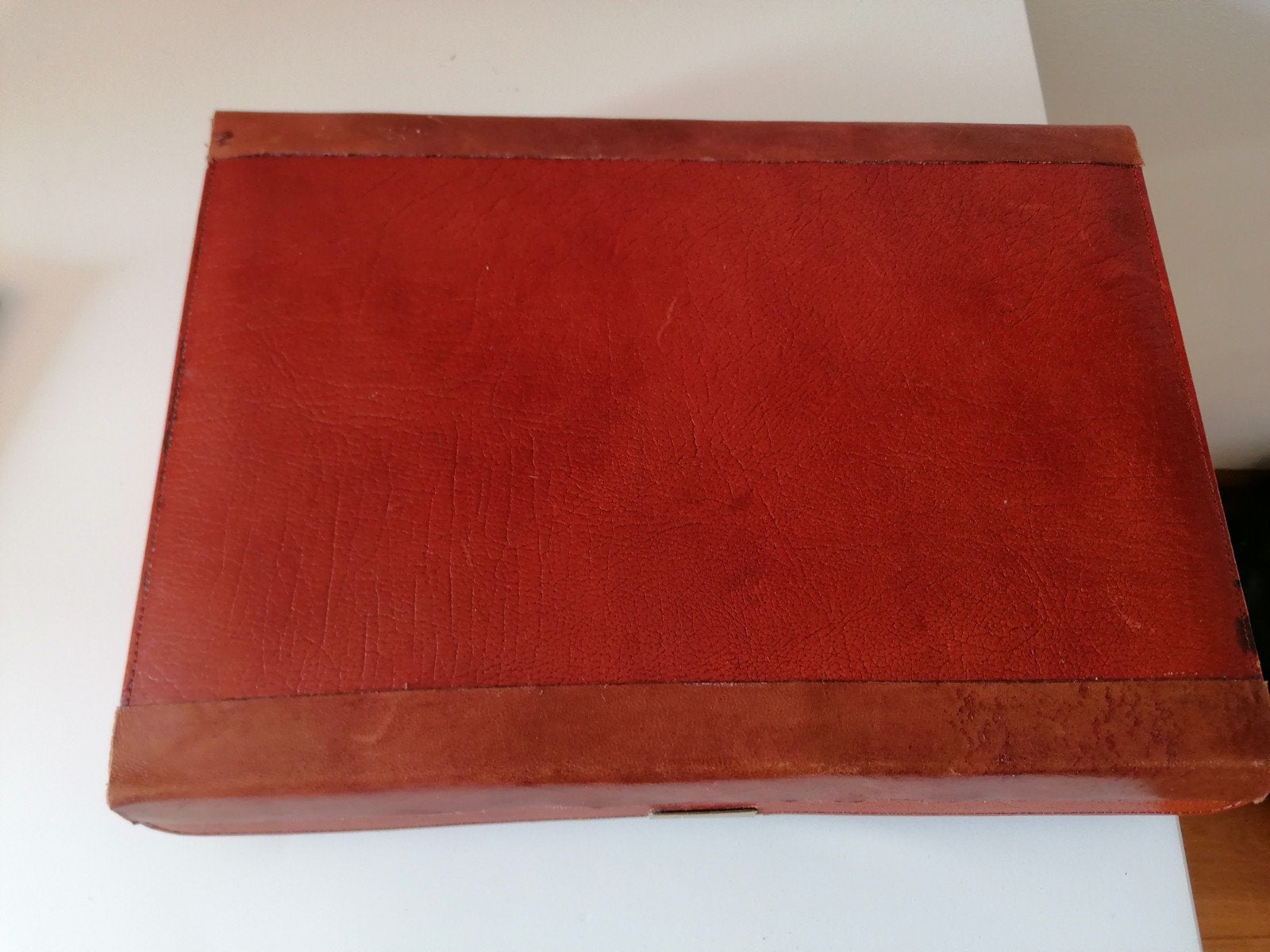 Vintage sieradendoos rood met slot, Sieraden, Tassen en Uiterlijk, Beautycases, Gebruikt, Ophalen of Verzenden, Met slot, Hardcase