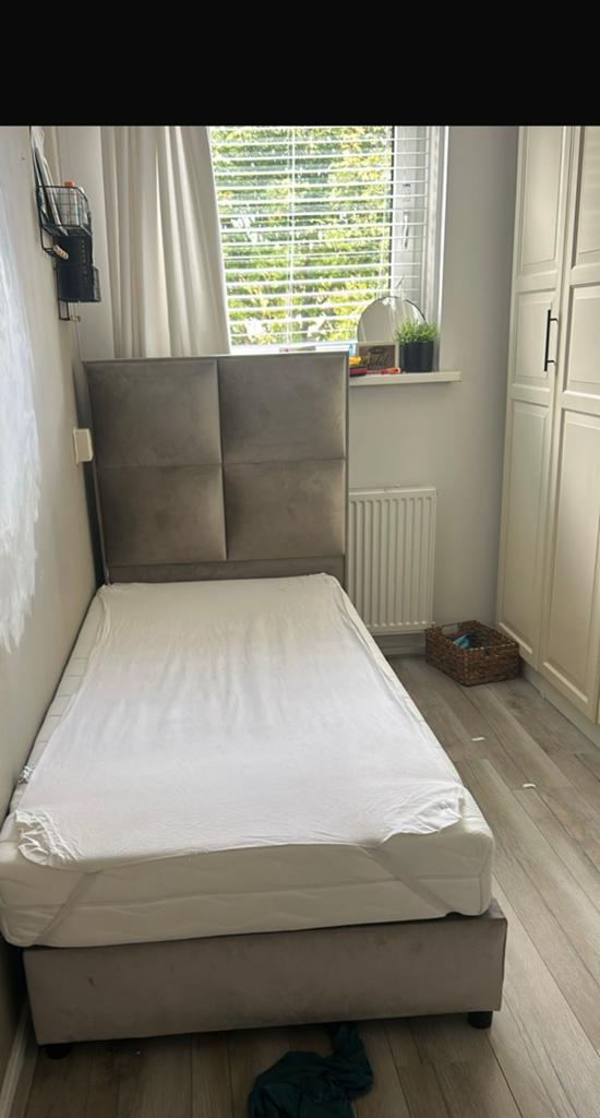 Nieuwe boxspring 1 persoons, Ophalen of Verzenden, Zo goed als nieuw, Eenpersoons