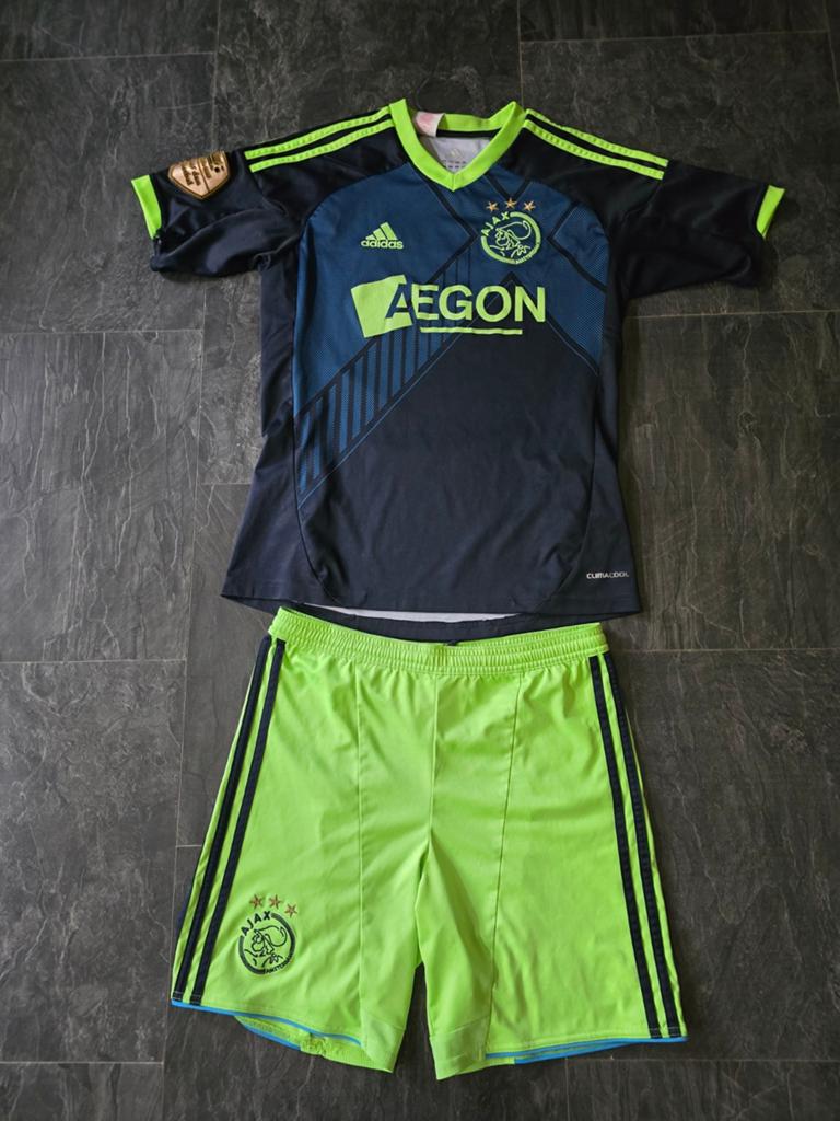 Ajax voetbaltenue shirt korte broek Maat 164, Ophalen of Verzenden
