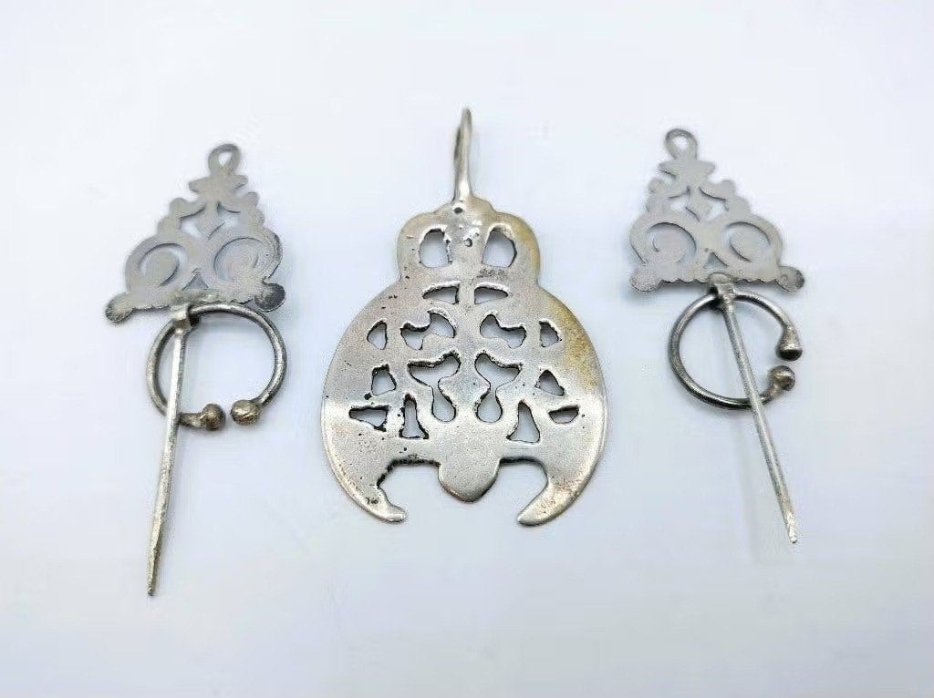 Zilveren berber fibula's + hanger, Tunesië, Info@zilverwebsite.nl, Verzenden, Zo goed als nieuw, Zilverwebsite.nl