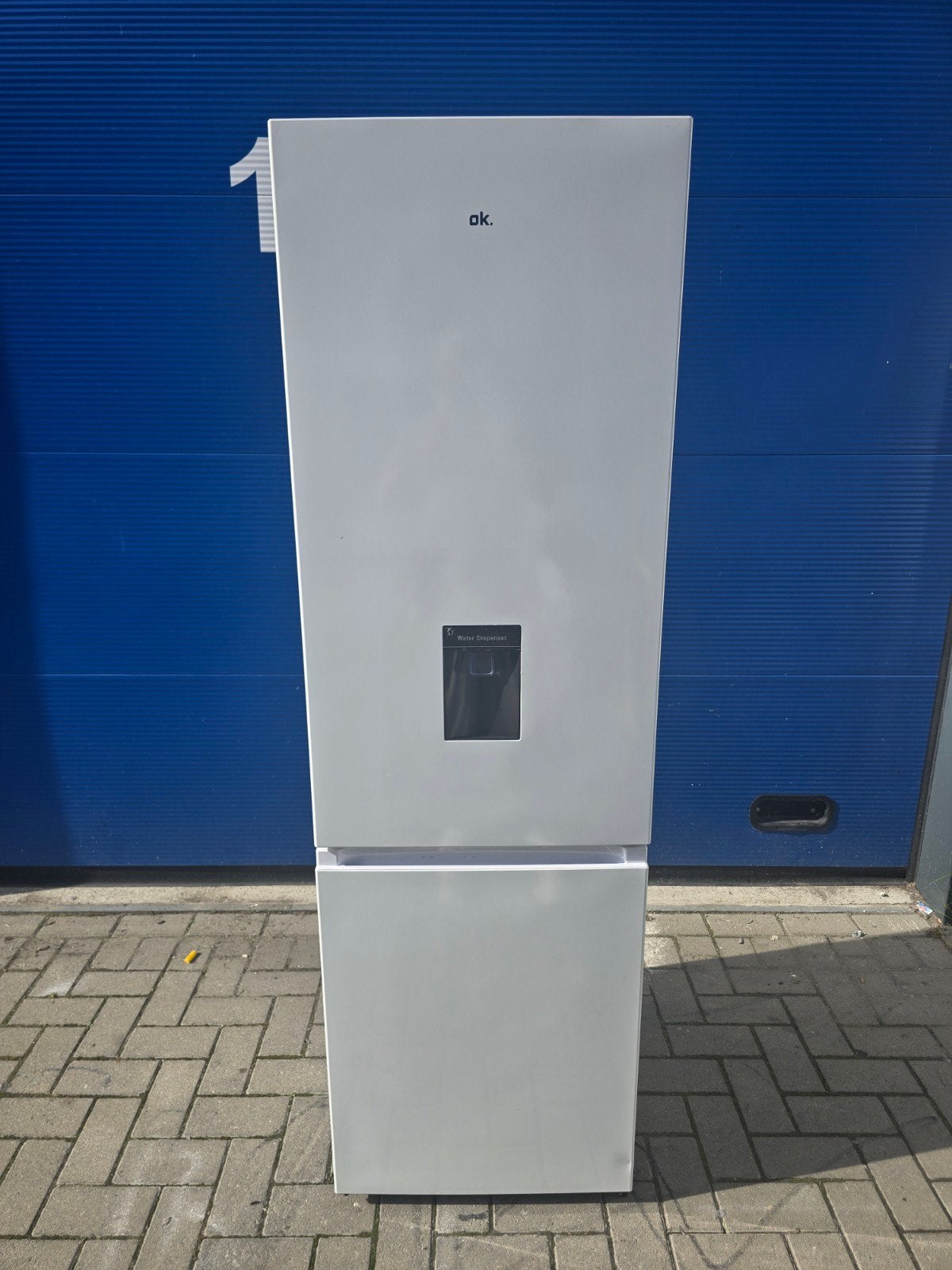 Keurige jong-gebruikte OK koelvriescombinatie met dispenser!, Witgoed en Apparatuur, Ok, Ok, 200 liter of meer, Met aparte vriezer