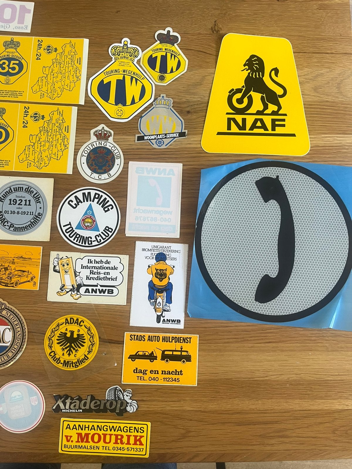 Verzameling zeldzame oude ANWB Wegenwacht autoclub stickers, Ophalen of Verzenden, Zo goed als nieuw