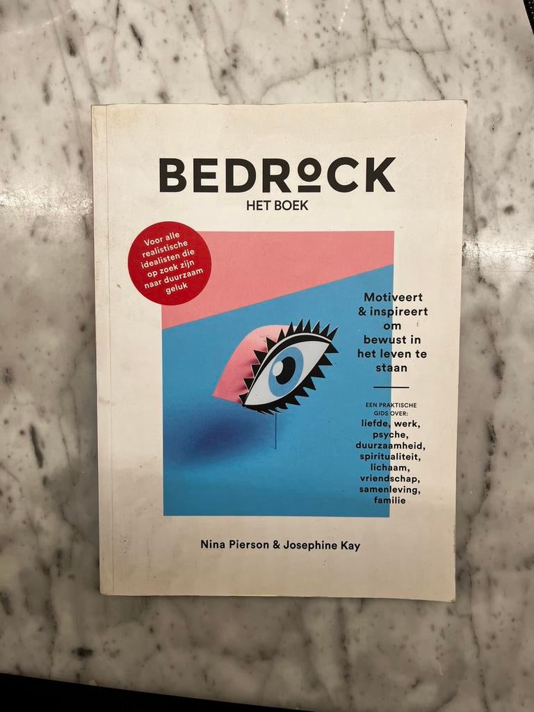 Bedrock Het Boek - Nina Pierson & Josephine Kay, Ophalen of Verzenden, Zo goed als nieuw