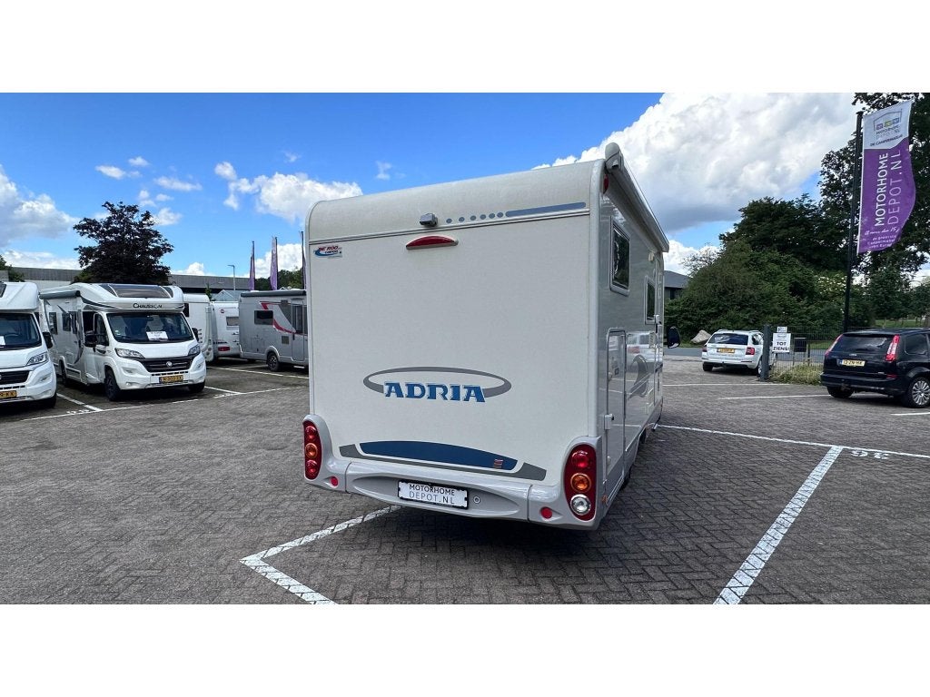 Adria Coral 660 SL Lengtebedden MotorAirco Standkachel etc., Luifel, Achteruitrijcamera, Fiat, 6 tot 7 meter