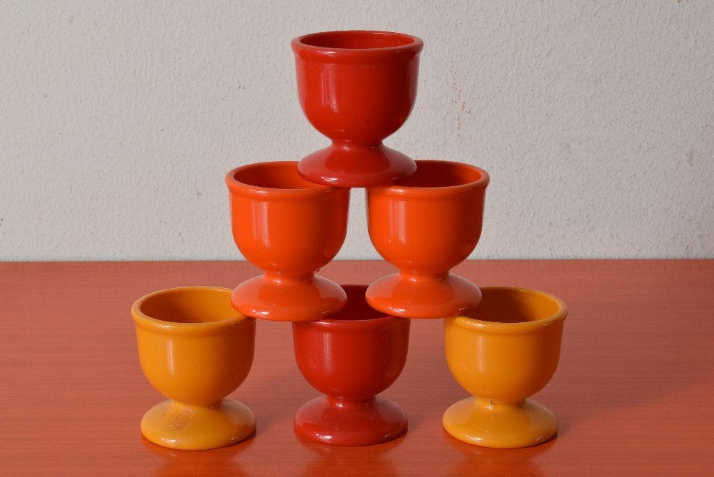 Set van 6 retro vintage kunststof Emsa eierdopjes met voet, Kunststof, Overige merken, Overige typen, Vintage