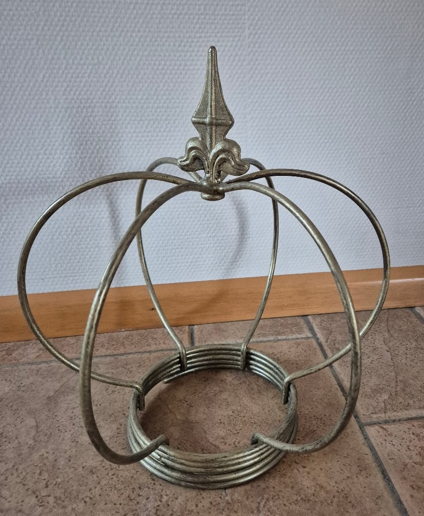 Grote metalen goudkleurige decoratie kroon 34 cm !!, Huis en Inrichting, Woonaccessoires | Overige, Brocante, Verzenden, Zo goed als nieuw