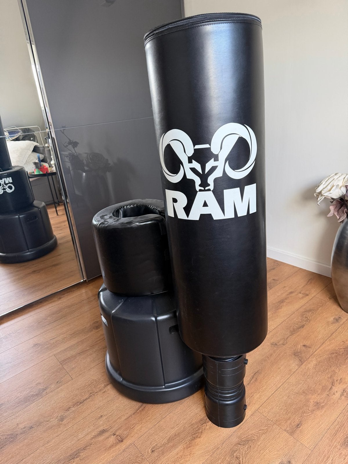 RAM bokspaal met watergevulde voet - Zo goed als nieuw, Ophalen, Zo goed als nieuw, Boksbal