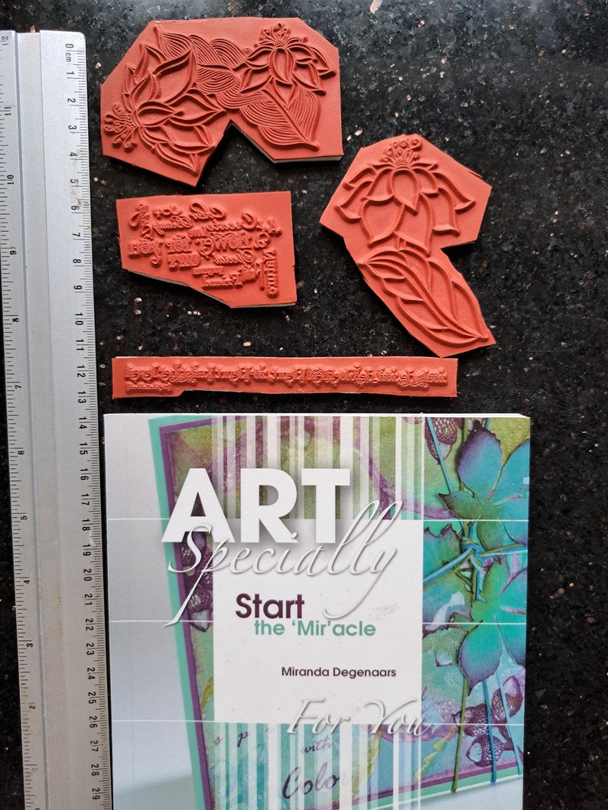 ART SPECIALLY RUBBER STEMPELS MET BOEKJE ARTSPECIALLY BLOEM, Ophalen of Verzenden, Nieuw, EZ-mounted stempel