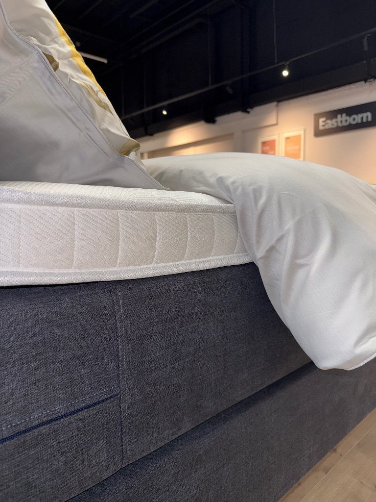 Foto 7 van Luxe Donkerblauwe Boxspring 180x210 | SHOWROOMMODEL 1995,-