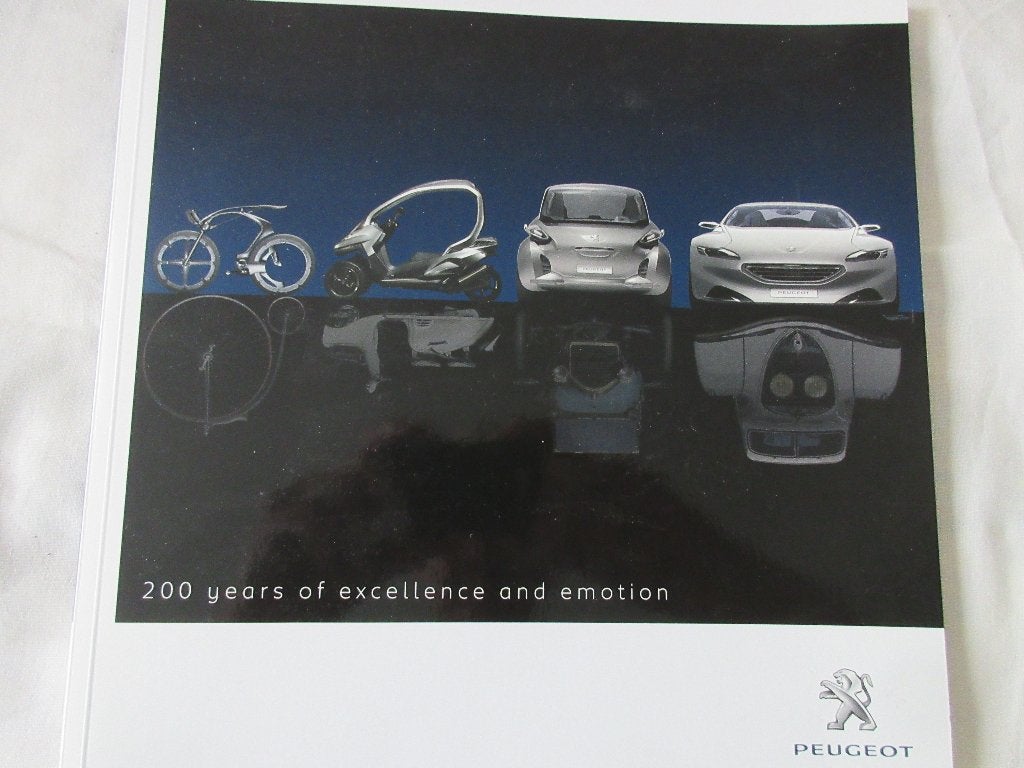 Jubileumboek 200 jaar Peugeot, Ophalen of Verzenden, Zo goed als nieuw, Diverse auteurs