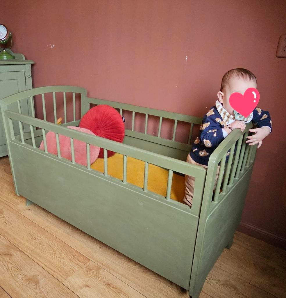 Retro Vintage baby ledikantje Olijf groen, Ophalen, Gebruikt, Ledikant