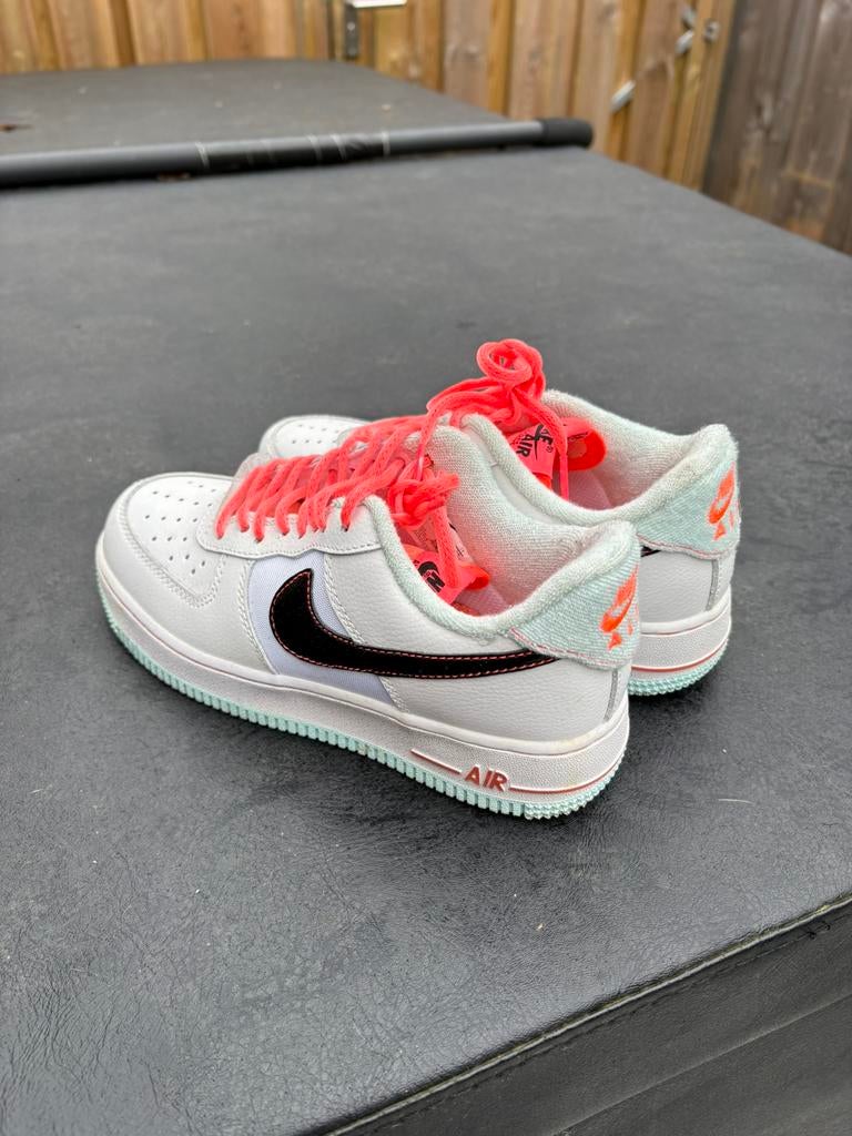 Nike air force mt 36, Wit, Ophalen of Verzenden, Sneakers of Gympen, Zo goed als nieuw