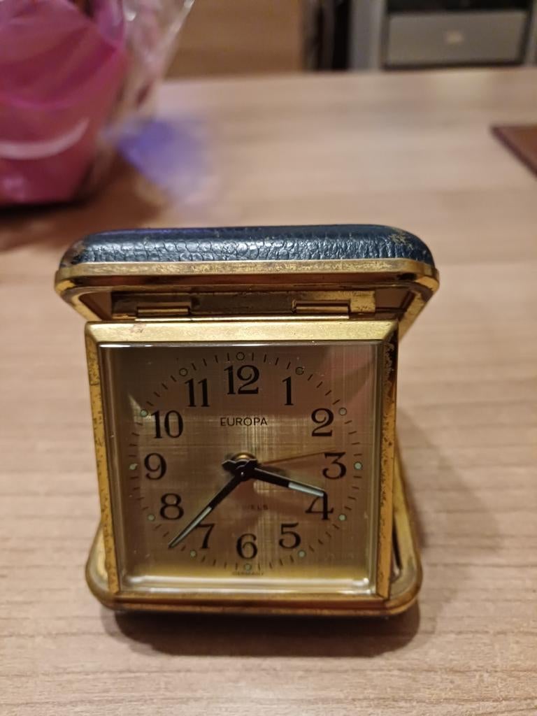 Vintage Europa Reiswekker 7 jewels, Antiek en Kunst, Antiek | Klokken, Ophalen of Verzenden