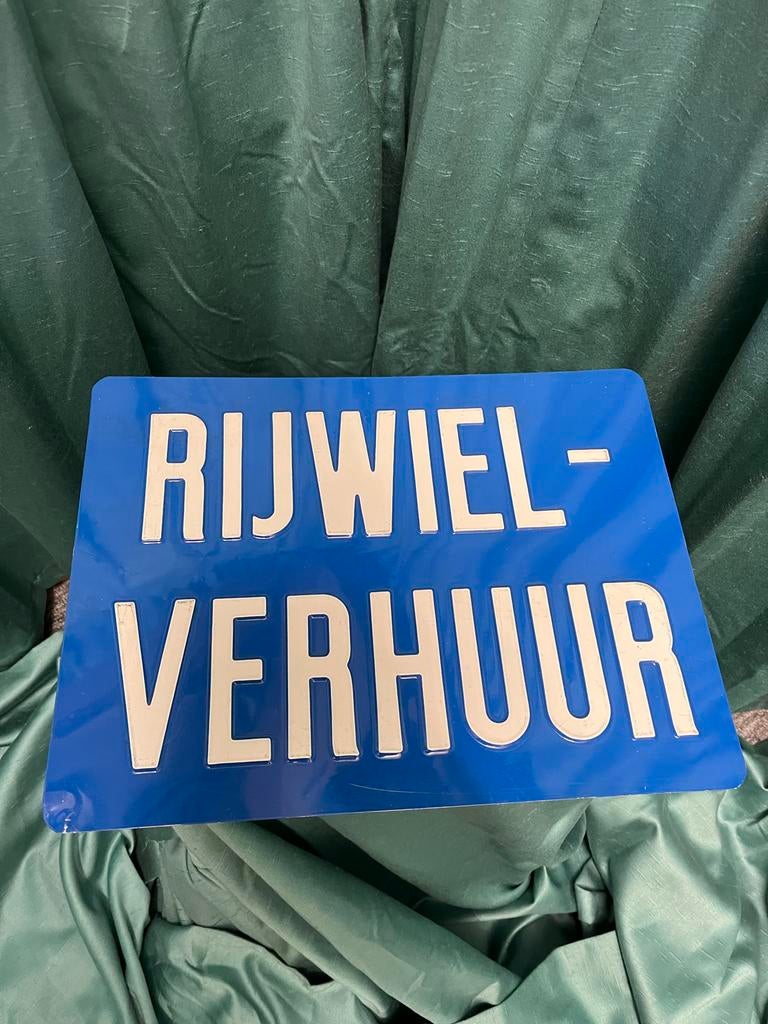 Metalen Borden Rijwielverhuur & 9 Personen - Perfecte Staat, Ophalen of Verzenden, Zo goed als nieuw, Reclamebord
