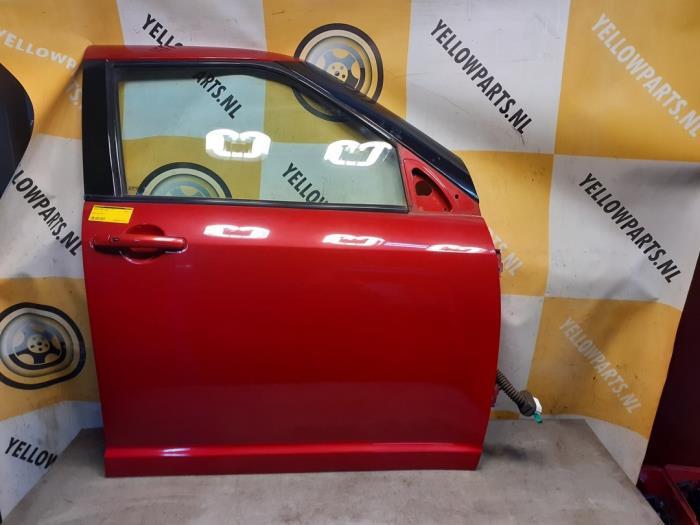 Portier 4Deurs rechts-voor van een Suzuki Swift (ZCK), Gebruikt, -, Deur, -
