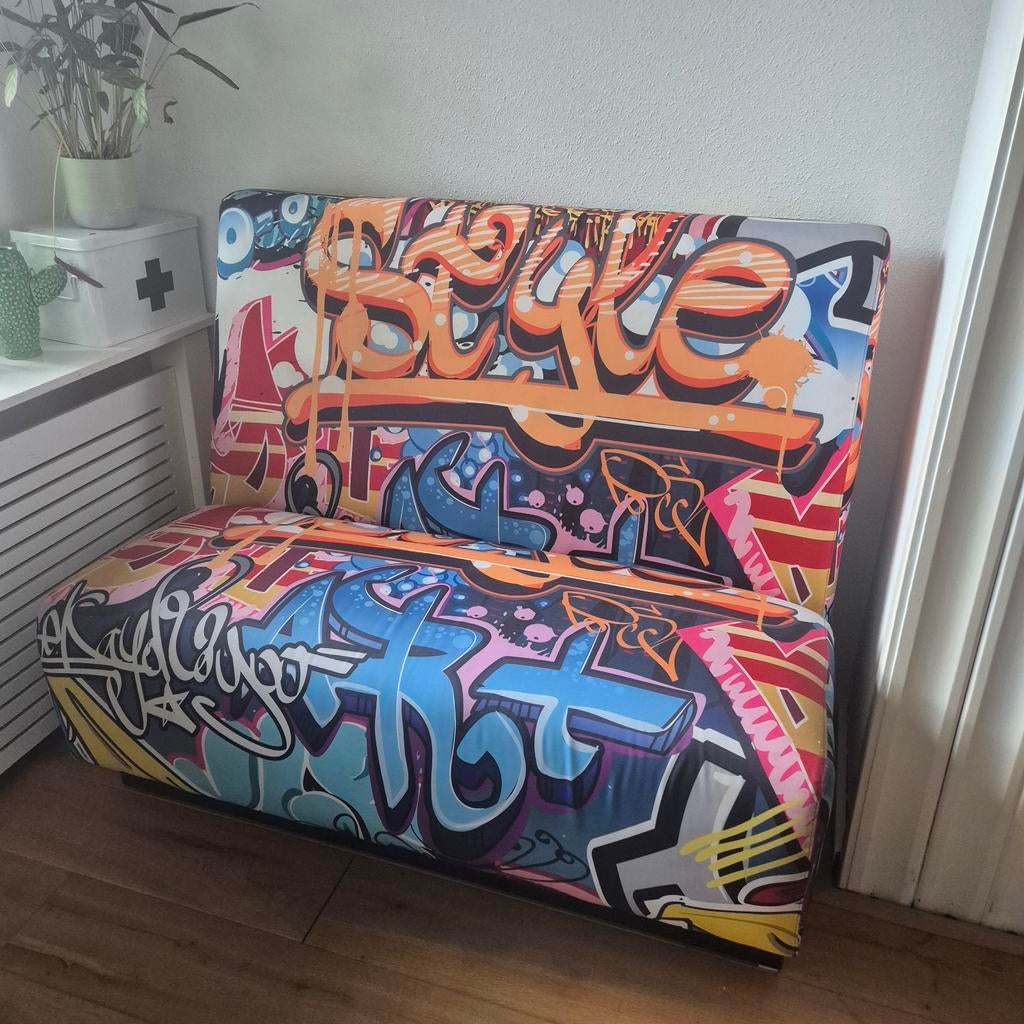 Davant Treinbank met Graffiti - 120 cm Breed, Huis en Inrichting, Banken | Sofa's en Chaises Longues, Ophalen, Gebruikt, Tweepersoons
