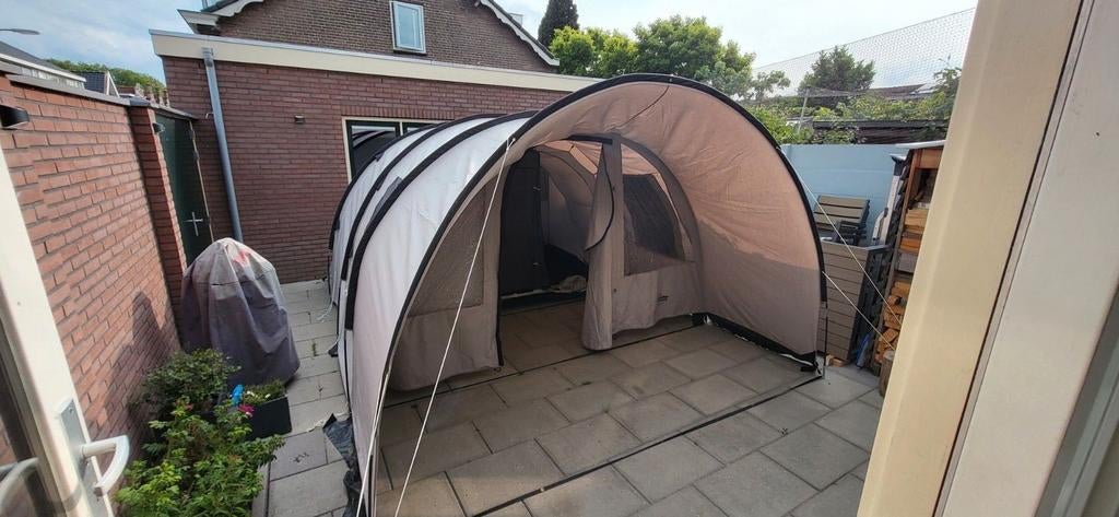 Ruime familietent - 6x4 meter, Caravans en Kamperen, Tenten, Ophalen of Verzenden
