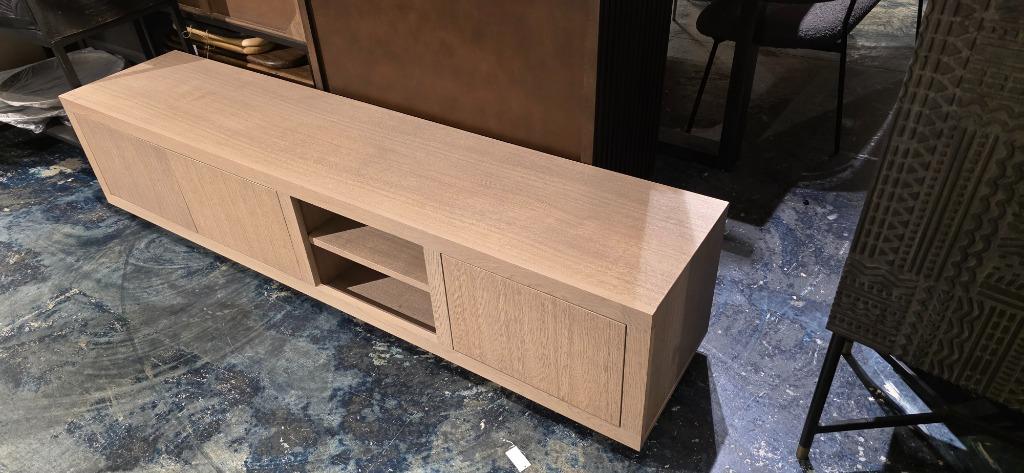 Tv-Meubel Eikenhout 200cm - taupe| Showmodel, Bornsestraat, Eikenhout, JaRa, Jarameubeloutlet@hotmail.com