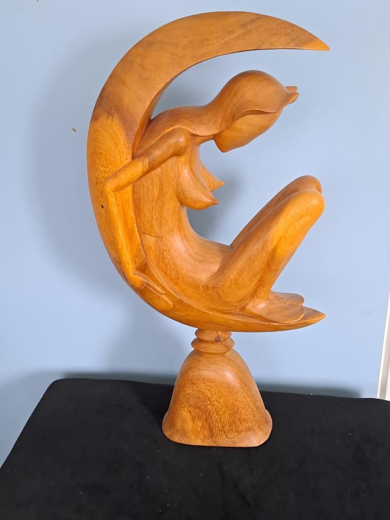 Houten beeld Meisje op de maan, Antiek en Kunst, Ophalen of Verzenden