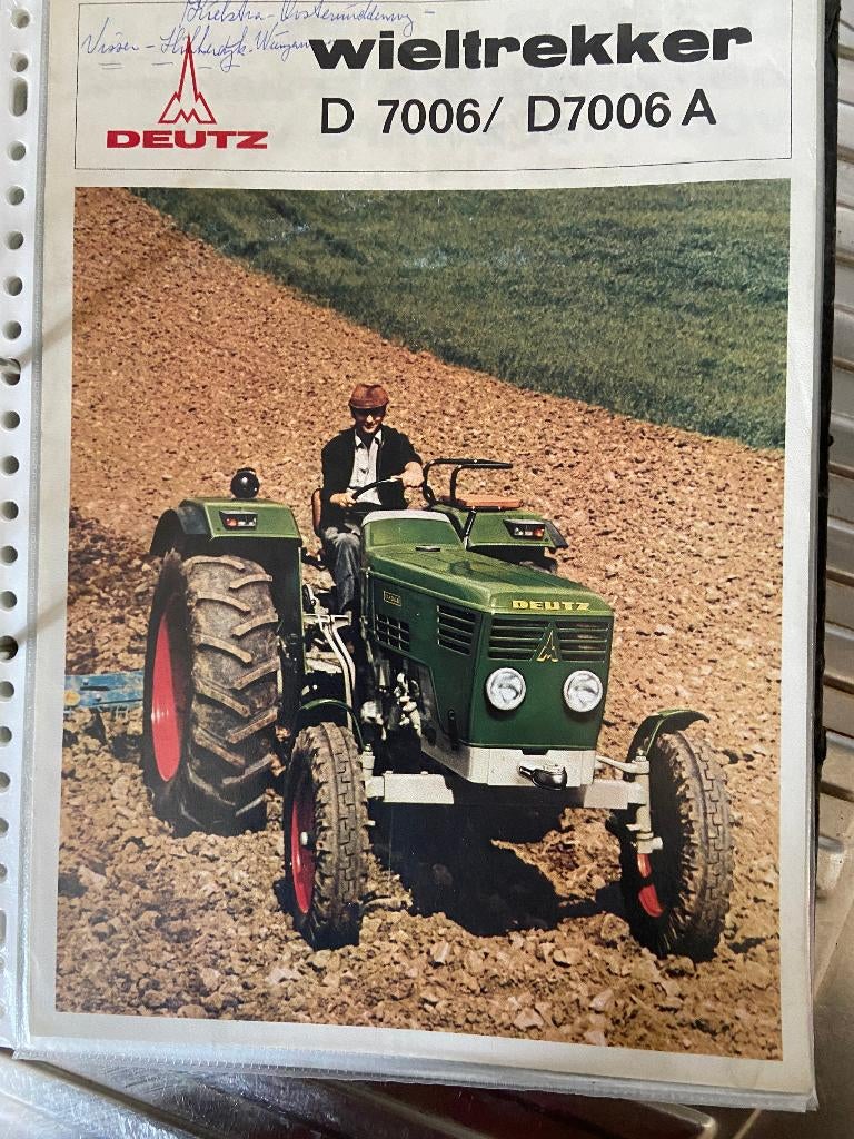 Tractorfolders, Ophalen of Verzenden, Gelezen, Folder