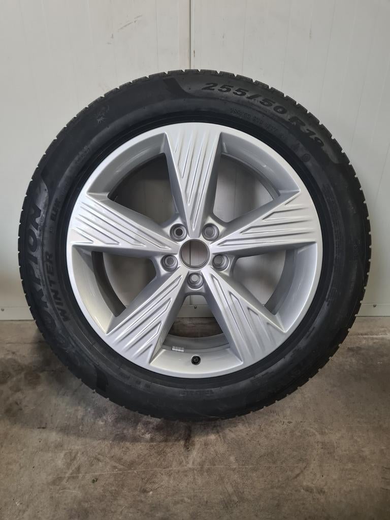 19' Audi Q4 e-tron velgen met winterbanden Breedset Nieuw, 19 inch, Banden en Velgen, Nieuw, 235 mm