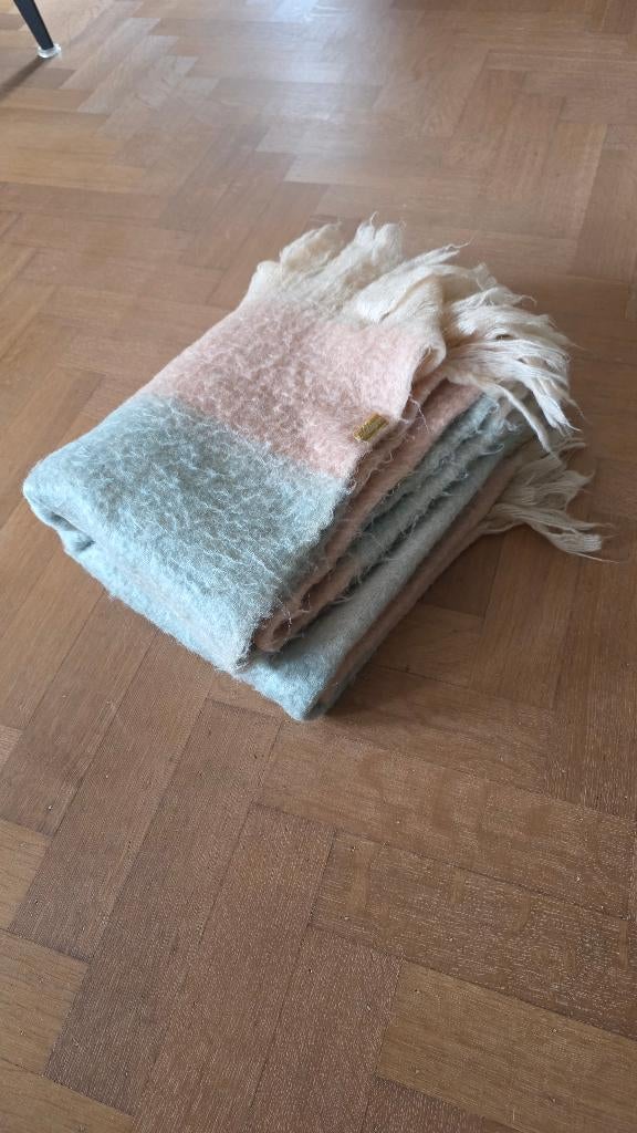 Plaid Malagoon, peach pink mohair, Ophalen of Verzenden, Zo goed als nieuw