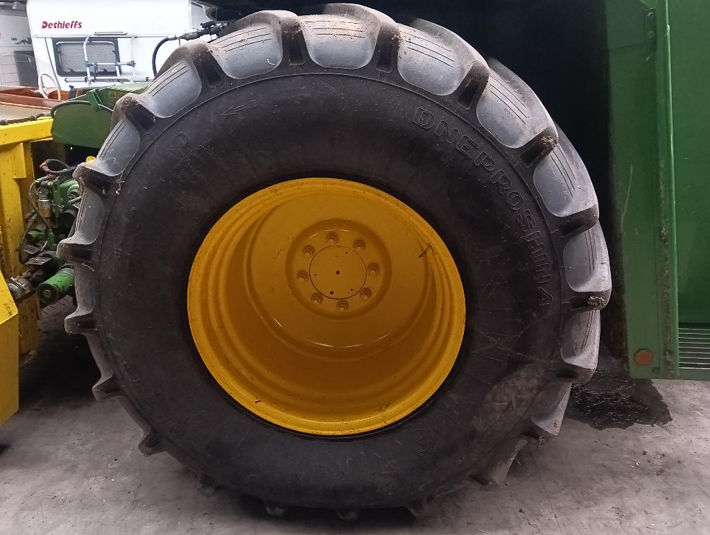 Set banden 800/65R32, Ophalen