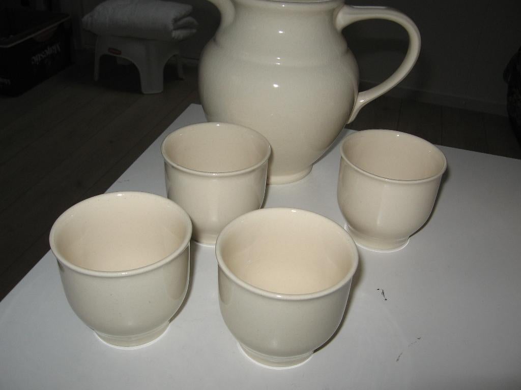 Nw 5 delige melk set ecru bekers + melkkan €5.00, Overige typen, Nieuw, Ophalen of Verzenden, Overige stijlen