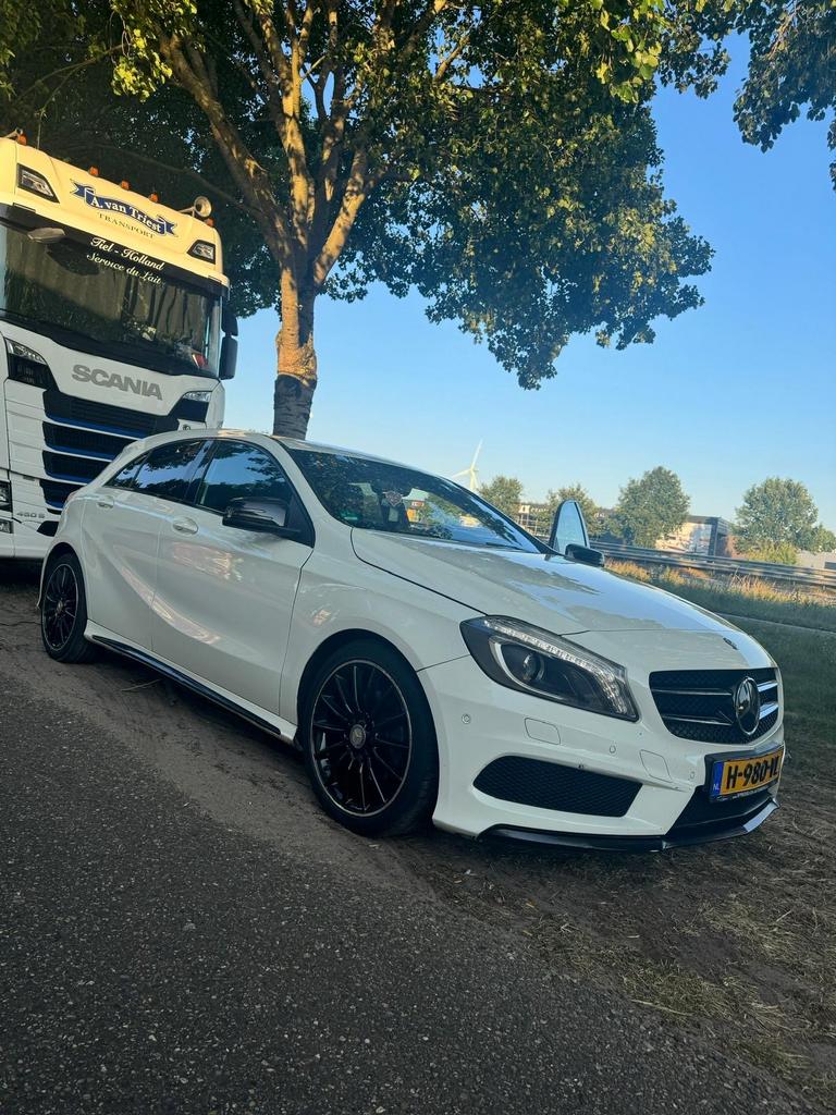 Mercedes-Benz A-Klasse 1.6 A180 Blue EFF AUT 2014 Wit, Auto's, Automaat, Achterwielaandrijving, 4 cilinders, 1595 cc