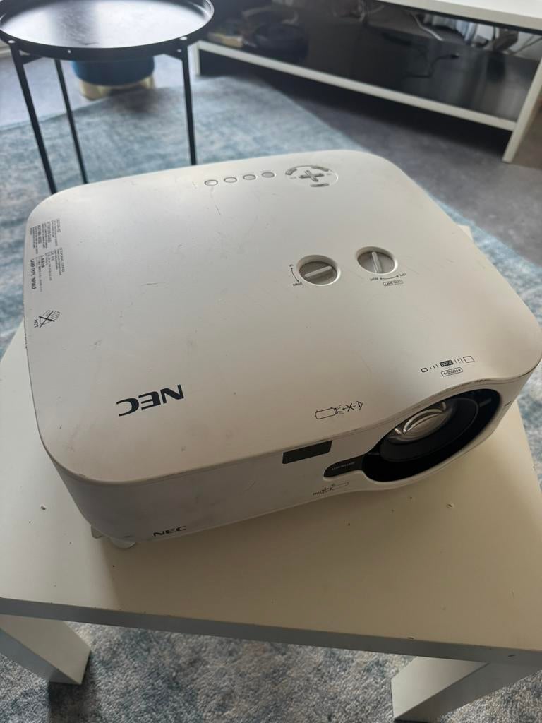 NEC NP2200G 4200 ansi lumen pro beamer - lamp vervangen, Audio, Tv en Foto, Beamers, Ophalen of Verzenden, Zo goed als nieuw, Overige resoluties