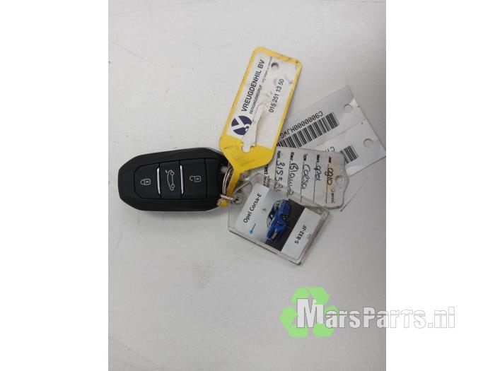 Sleutel van een Opel Corsa, Gebruikt, -, -, Opel