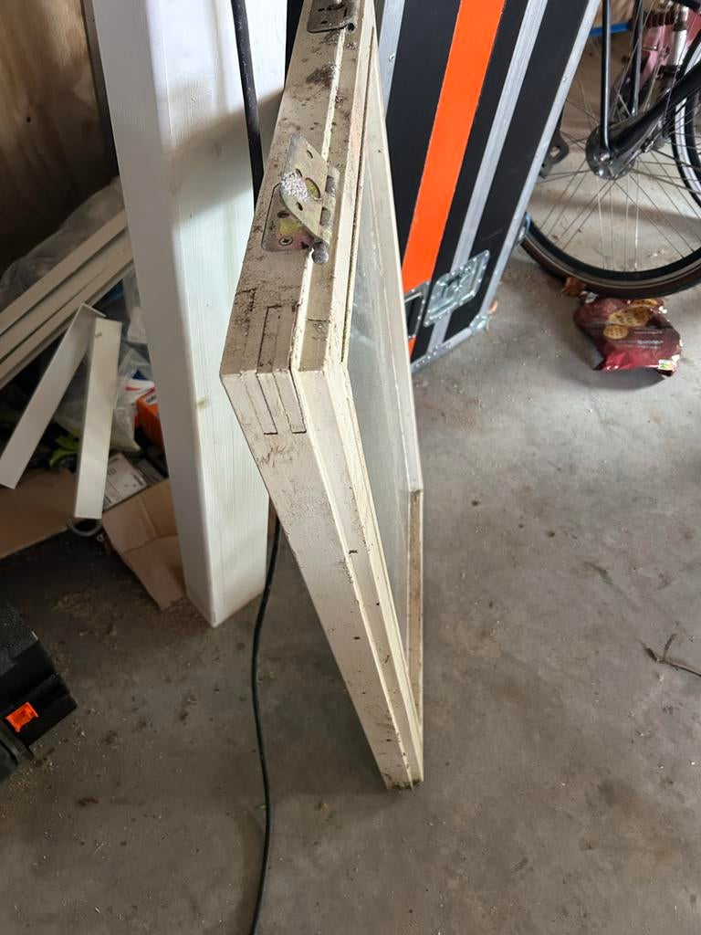 Houten raam met HR++ glas (beschadigd), Doe-het-zelf en Verbouw, Gevelraam of Ruit, Gebruikt, Minder dan 80 cm, 80 tot 120 cm