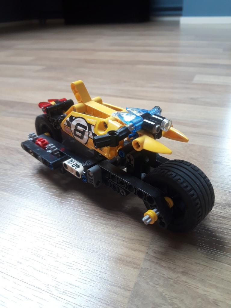 Lego Technic Stunt Motor 42058, Ophalen of Verzenden, Zo goed als nieuw, Complete set, Lego
