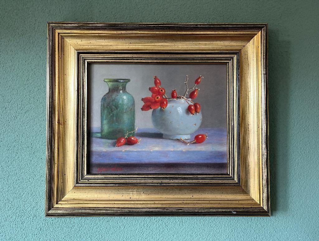 Schilderij rozenbottels in een kom en een vaas.Hans Habraken, Antiek en Kunst, Ophalen of Verzenden
