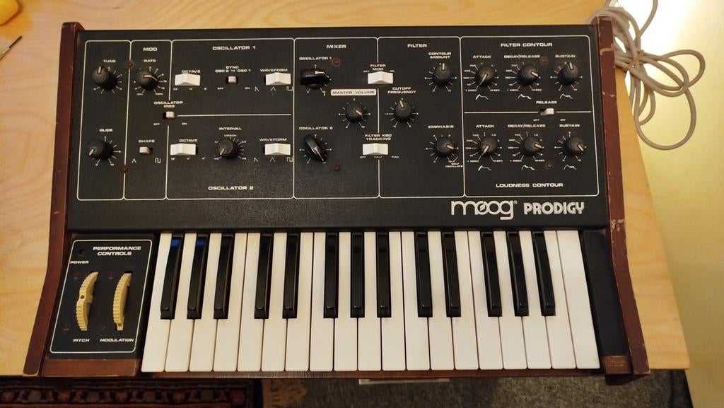 Moog Prodigy Analoge Synthesizer, Muziek en Instrumenten, Gebruikt, Overige aantallen, Met midi-aansluiting, Ophalen