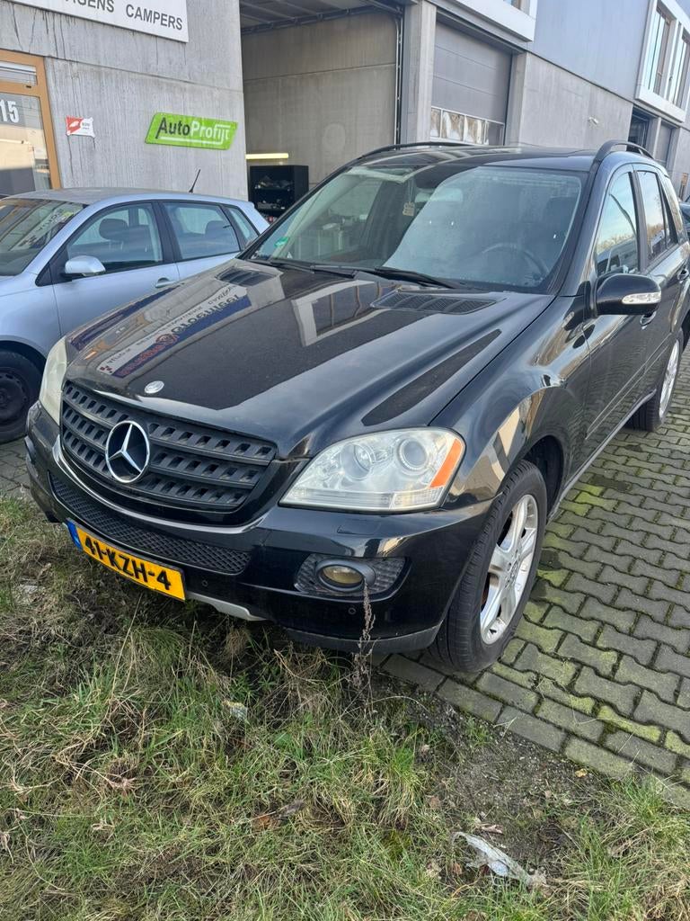 Mercedes-Benz M-Klasse Ml350 2006 Zwart, Auto's, Zwart, Geïmporteerd, 3500 kg, 750 kg