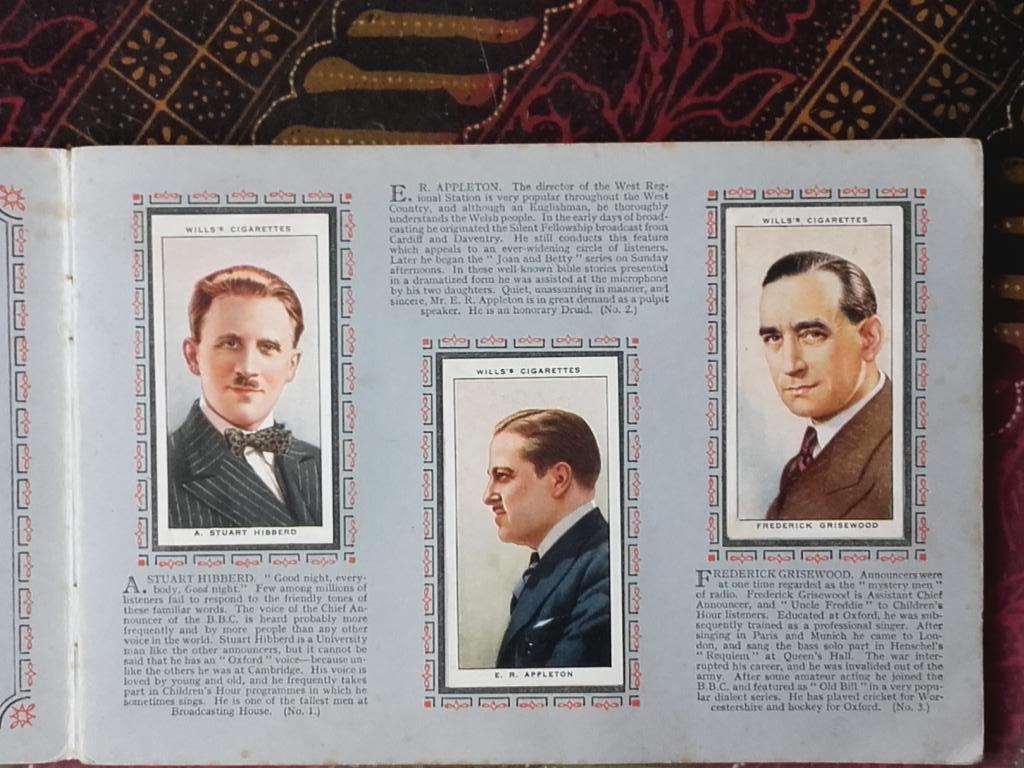 Radio beroemdheden oud Engels album met sigarettenplaatjes., Antiek en Kunst, Ophalen of Verzenden