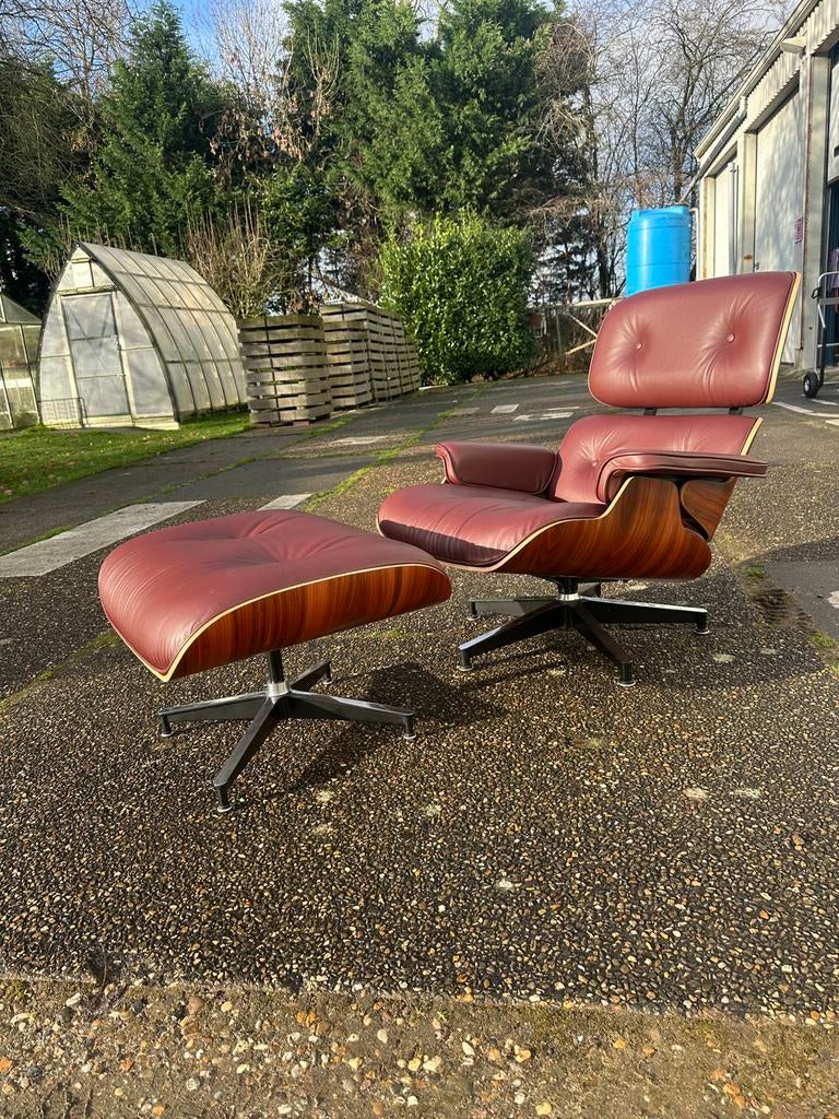 Eames lounge Chair Herman Miller (Vitra, Knoll, Cassina), Huis en Inrichting, Fauteuils, Zo goed als nieuw, Leer, 50 tot 75 cm
