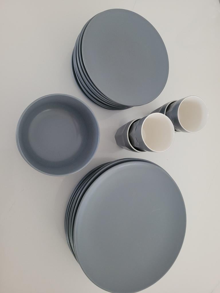 Ikea servies grijs aardewerk ontbijtborden dinerborden, Ophalen of Verzenden, Zo goed als nieuw, Bord(en), Overige stijlen
